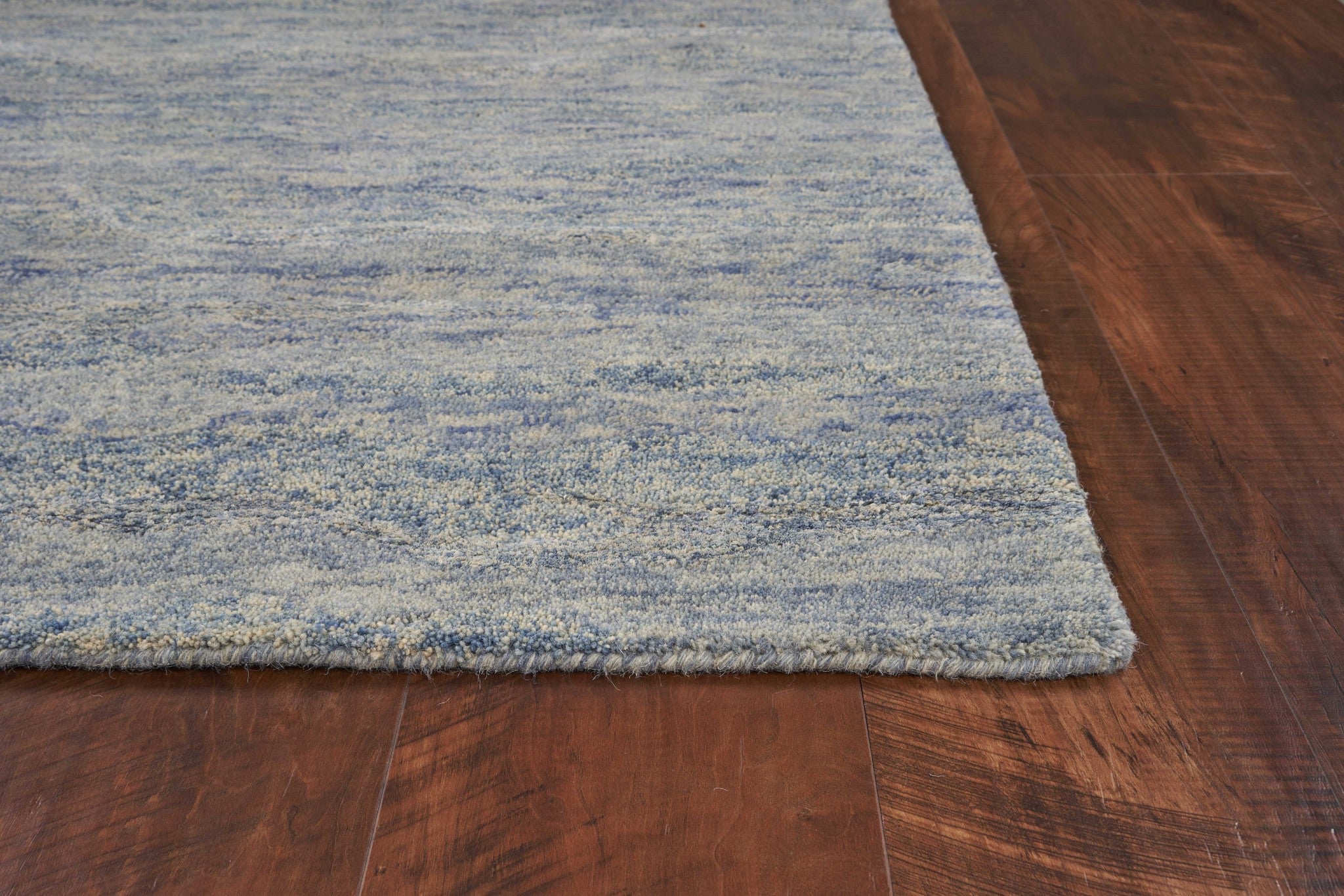 7 X 9  Wool And  Viscose Ocean Blue Area Rug