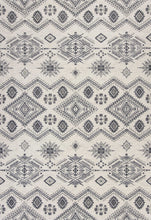 7' X 11' Polypropylene Ivory Or Grey Area Rug