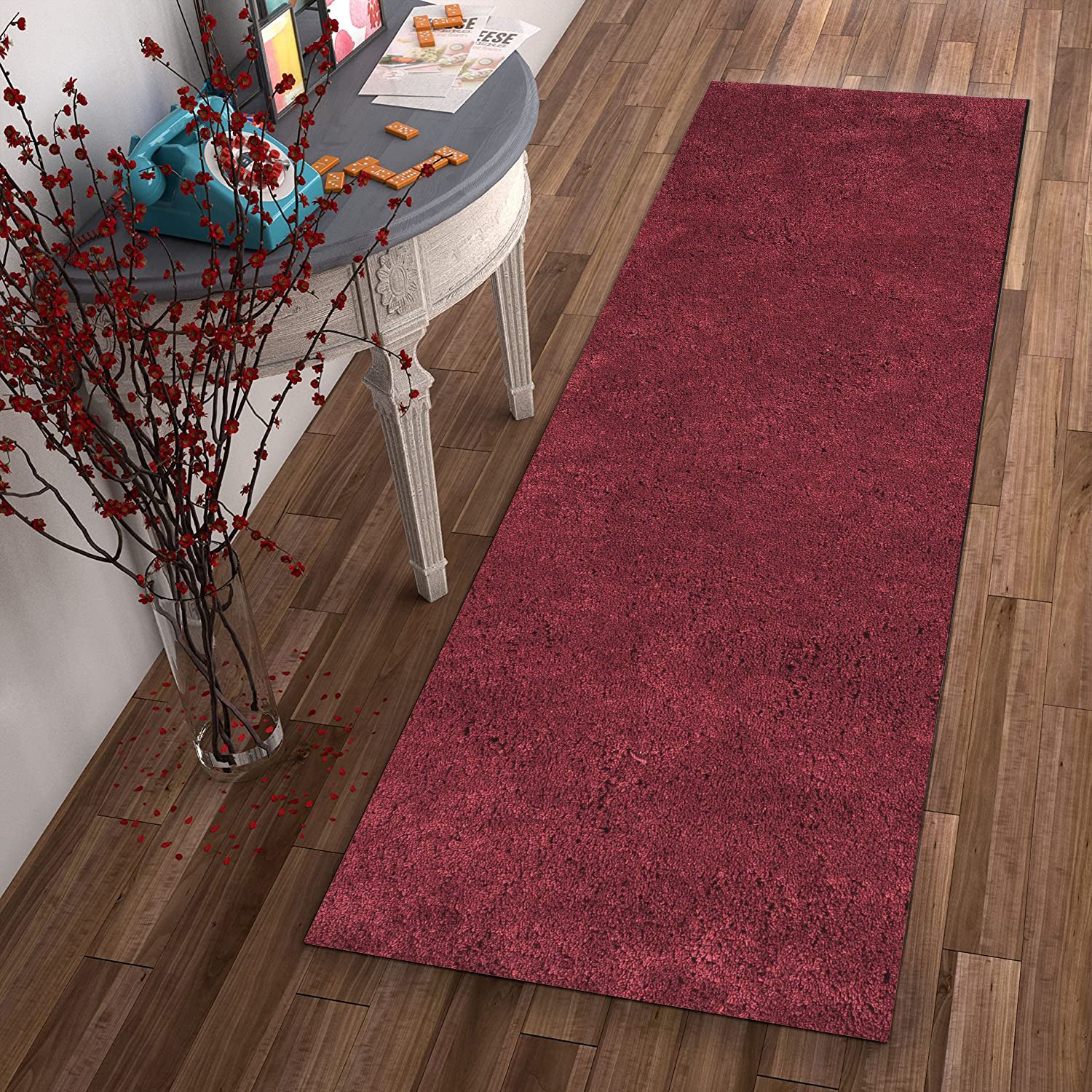 8' Red Round Indoor Shag Rug