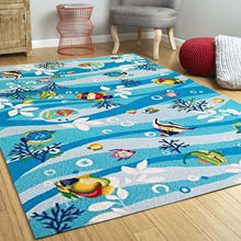 8' Blue Hand Hooked Marine Life Round Indoor Area Rug