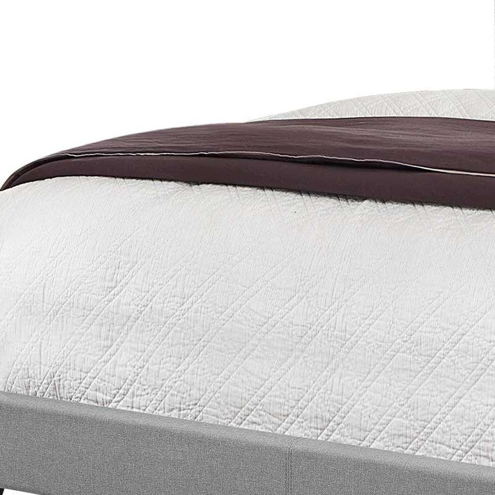 66.5 英寸 X 87.5 英寸 X 56.5 英寸灰色亞麻帶鍍鉻裝飾 - 大號床