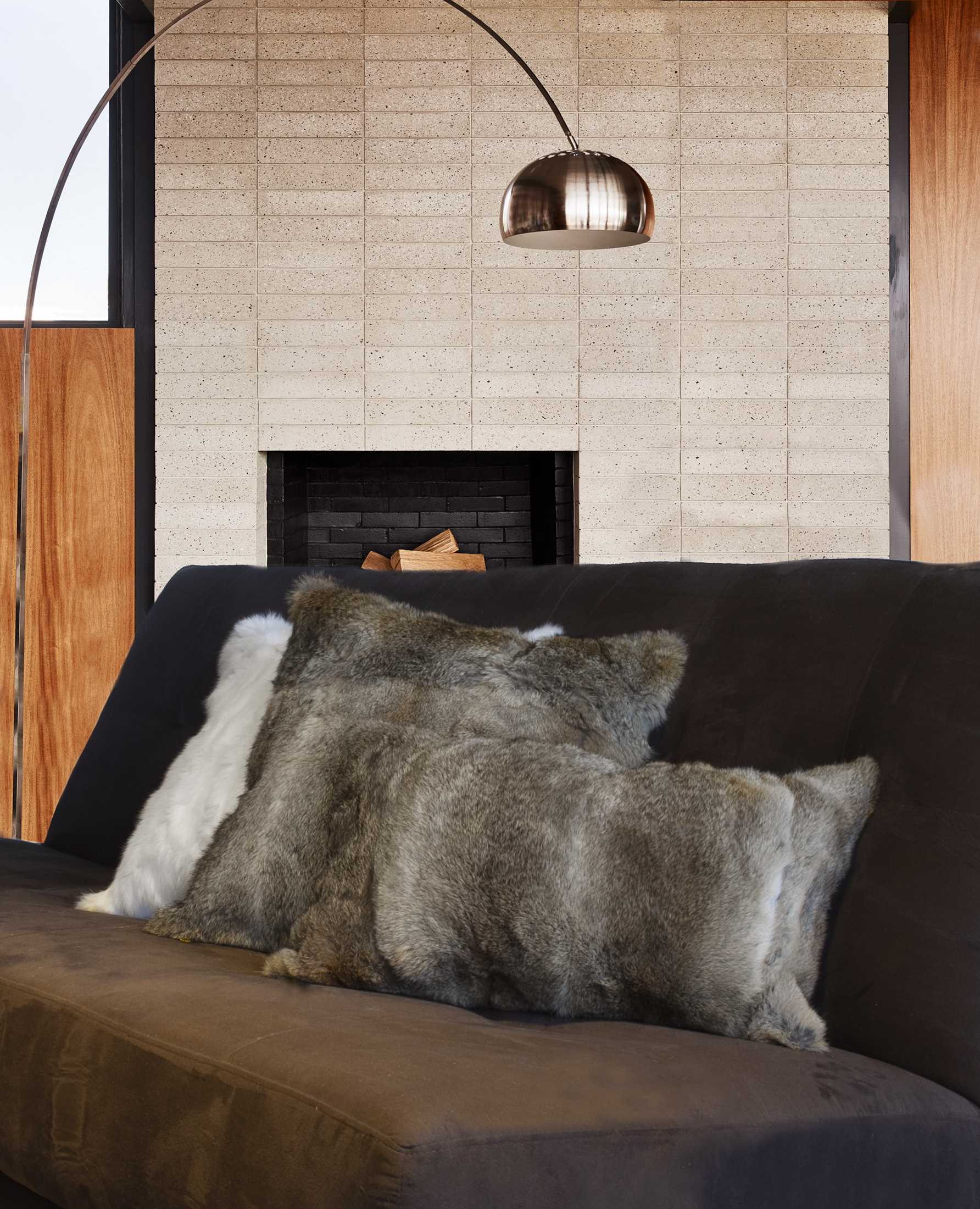 5" X 12" X 20" 100% 天然兔毛榛子枕頭