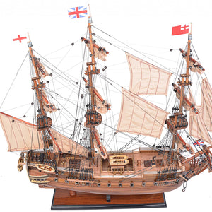 8.25" X 27.5" X 26.75" Hms Surprise