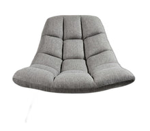 Silla gris claro de tela con textura suave y acero cepillado - 40