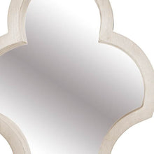 Espejo de pared con marco de madera blanca