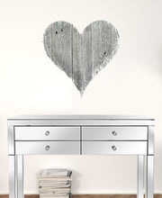 Corazón de madera grande de lavado blanco rústico de 24