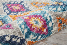 5’ X 7’ Multicolor Ogee Pattern Area Rug