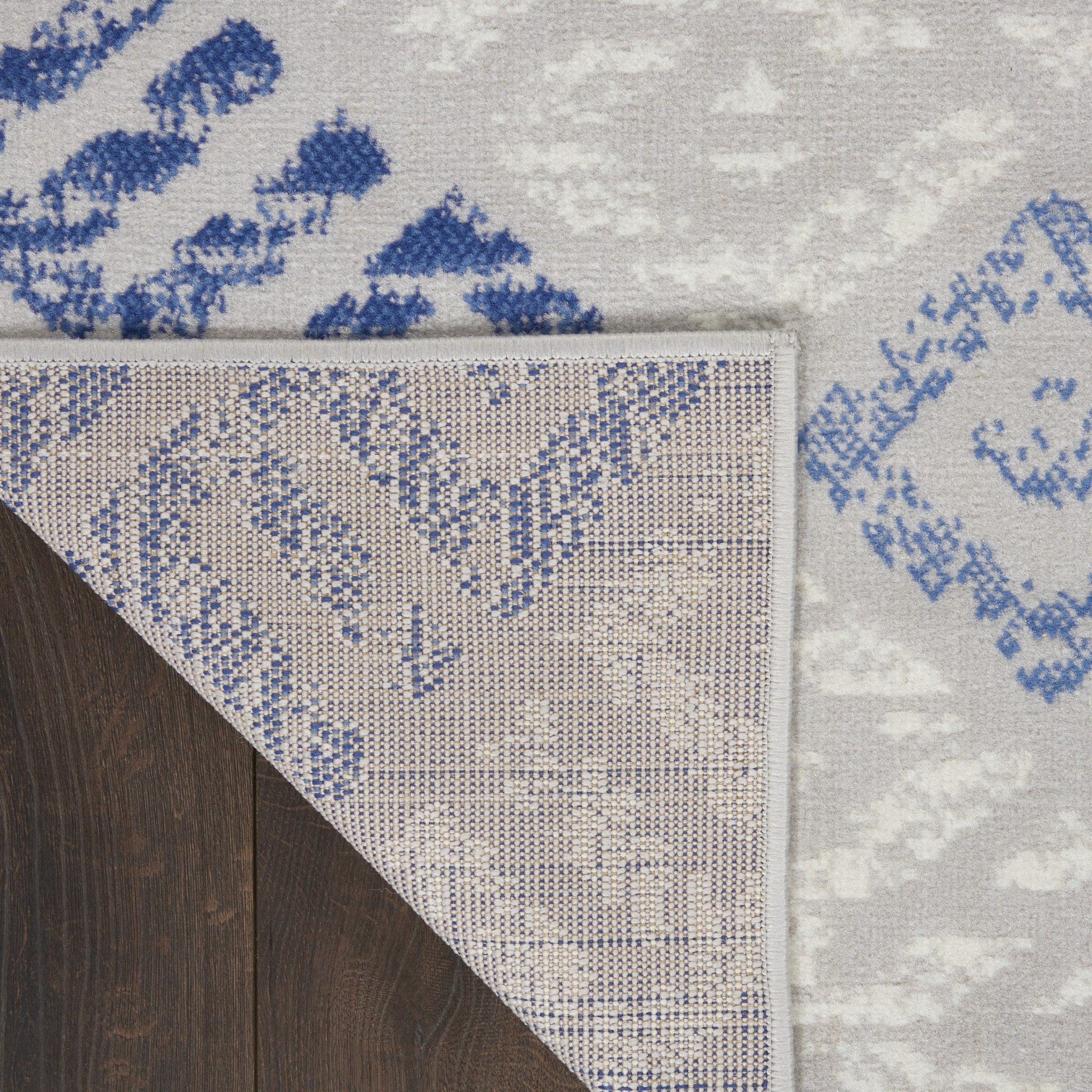 4’ X 6’ Gray And Blue Diamonds Area Rug