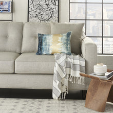 迷人的青色腰枕，帶金屬金色點綴