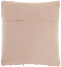 玫瑰粉色 V 形細節抱枕