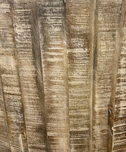 Mesa de centro rústica redonda de tocón actualizada