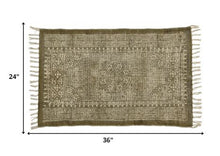 2' X 3' Putty Distressed Medallion Scatter Rug
