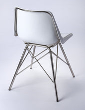 Silla decorativa de cuero blanco