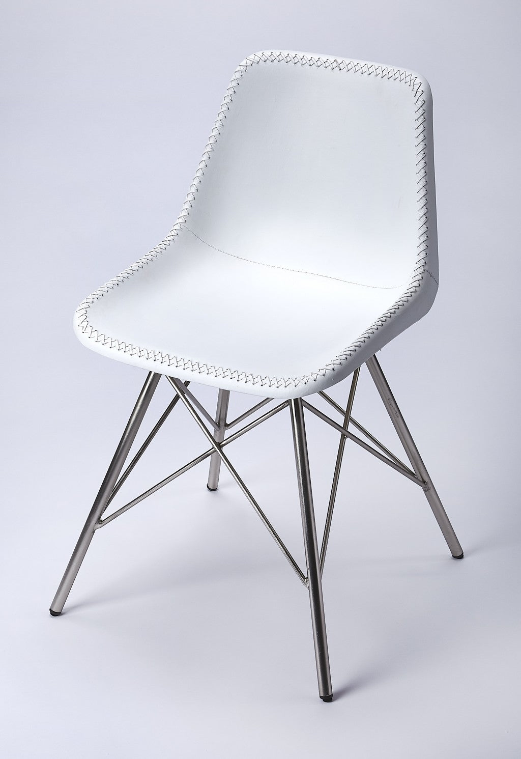 Silla decorativa de cuero blanco