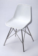 Silla decorativa de cuero blanco