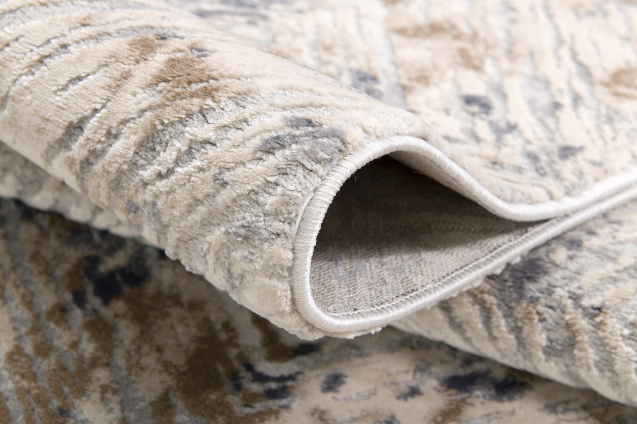 3’ X 5’ Ivory And Beige Abstract Diamonds Area Rug