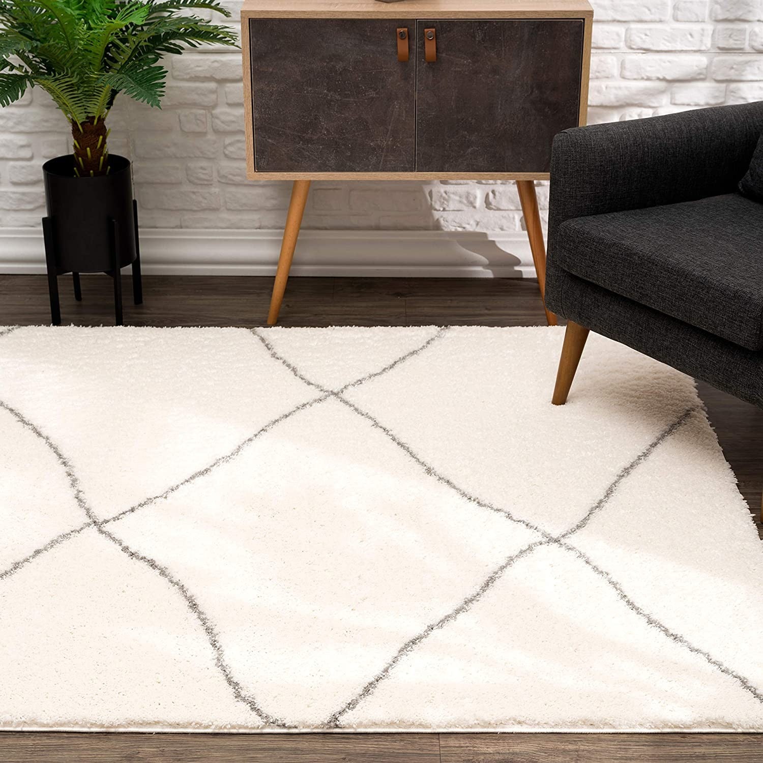 5’ X 8’ Ivory Modern Uneven Lattice Area Rug