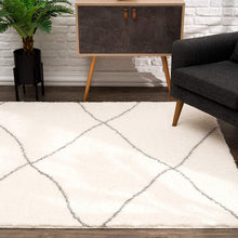 5’ X 8’ Ivory Modern Uneven Lattice Area Rug