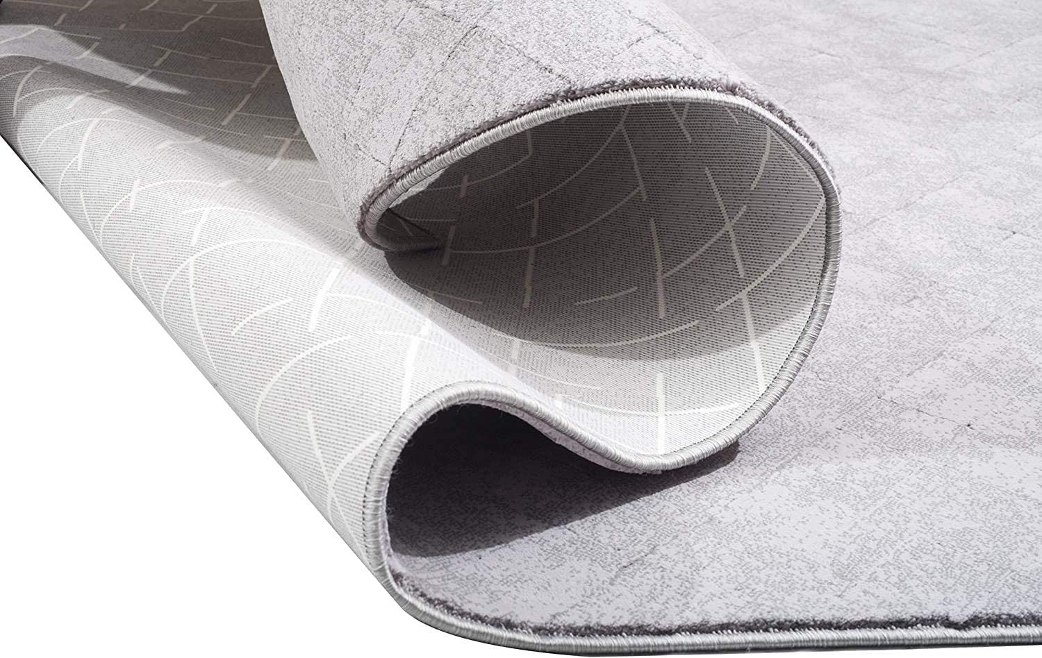 4’ X 6’ Gray Distressed Diamonds Area Rug