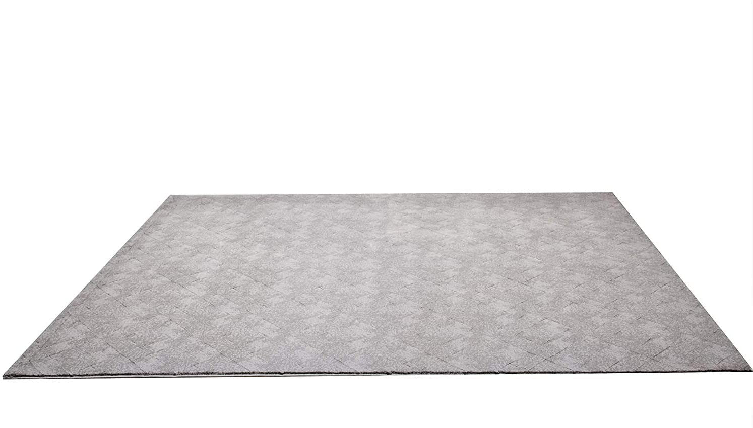4’ X 6’ Gray Distressed Diamonds Area Rug