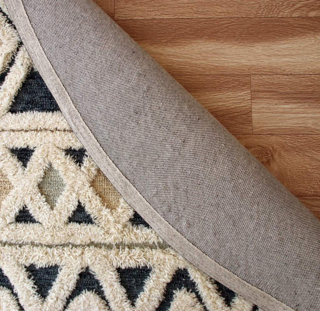 4’ Round Blue and Cream Stripe Diamond Area Rug