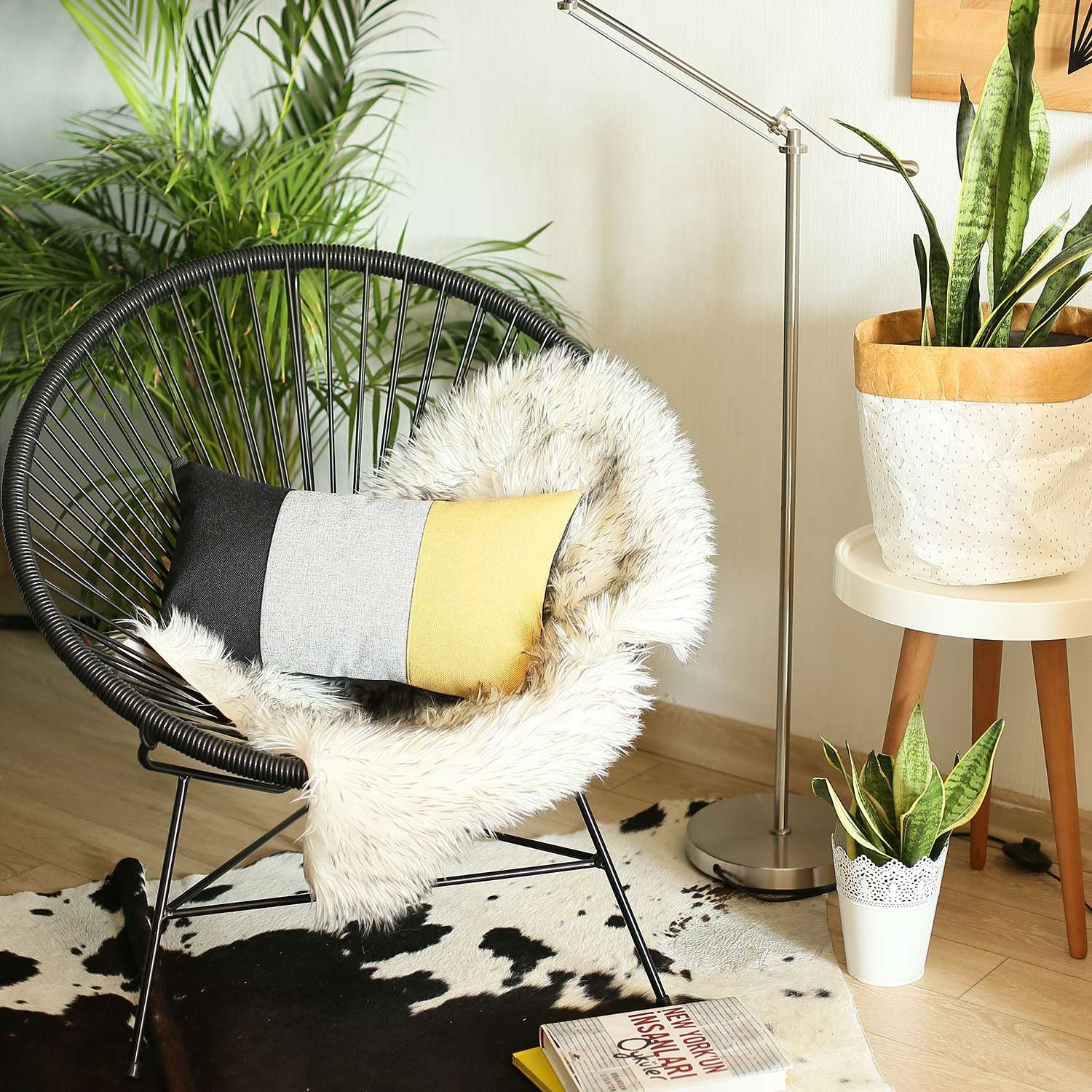 黃色三方腰靠枕