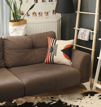 橙色和白色現代幾何抱枕