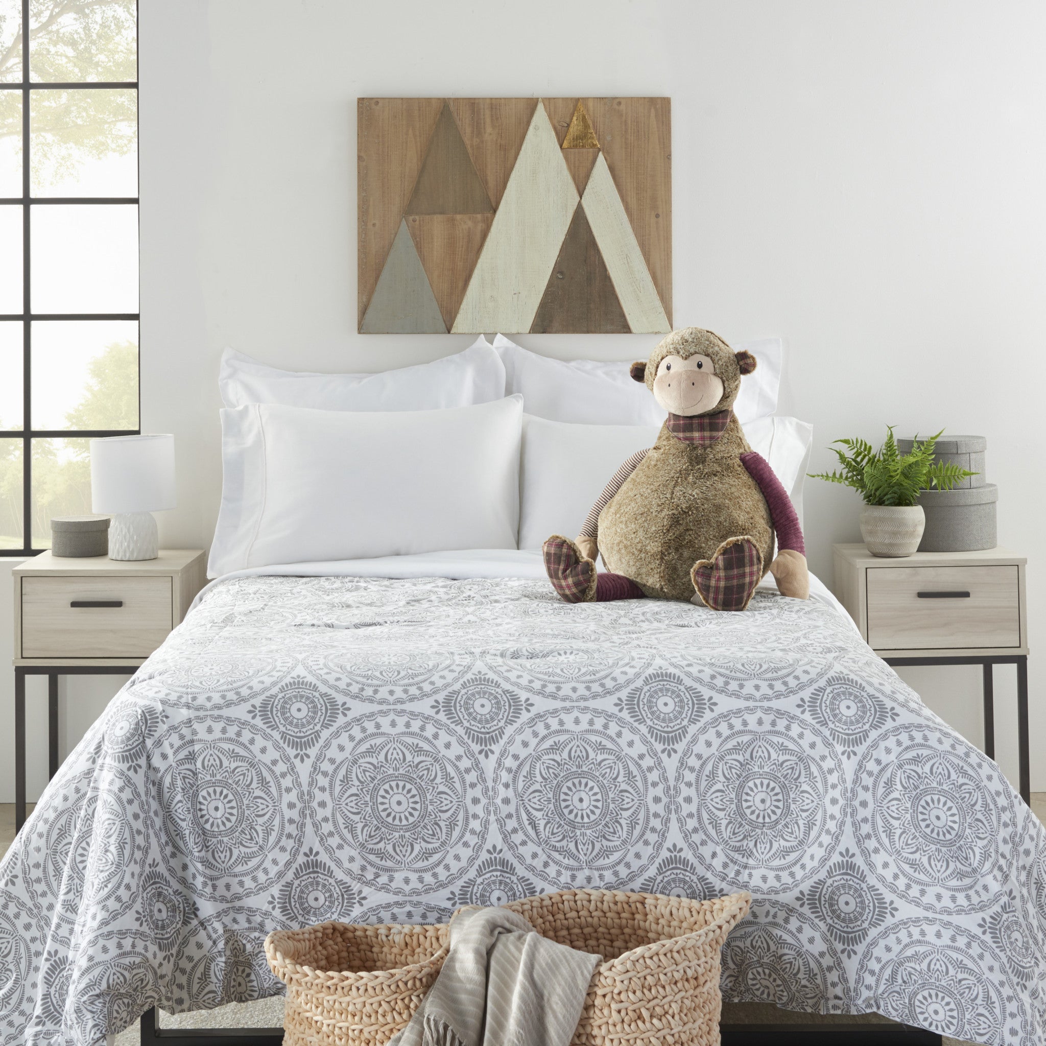 Brown 23" X 24" Novelty Polyester Throw Pillow