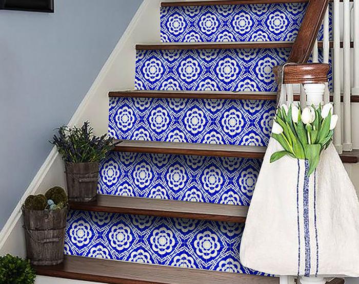 8" X 8" Blue And White Gerbera Peel And Stick Removable Tiles