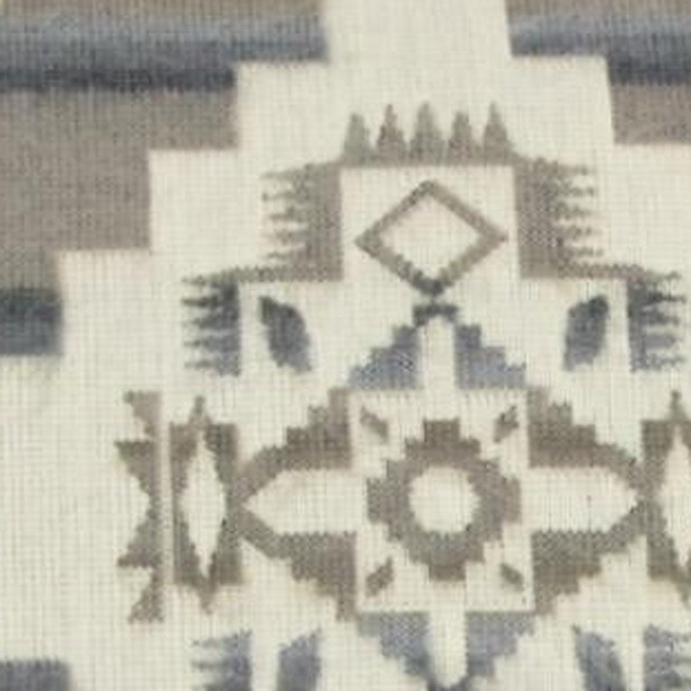 Funda de almohada hecha a mano del sudoeste gris claro ultrasuave de 20"