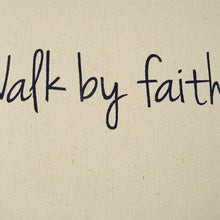 Lona negra topo Walk by Faith Cojín