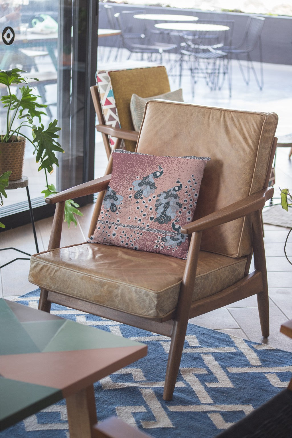 Cojín de gamuza con cremallera de pájaro boho rosa polvoriento de 16 "