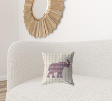 Cojín de gamuza con cremallera de elefante magenta de 16