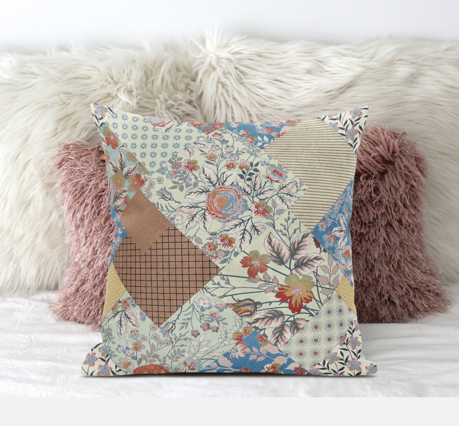 Cojín de gamuza floral amarillo anaranjado de 18"