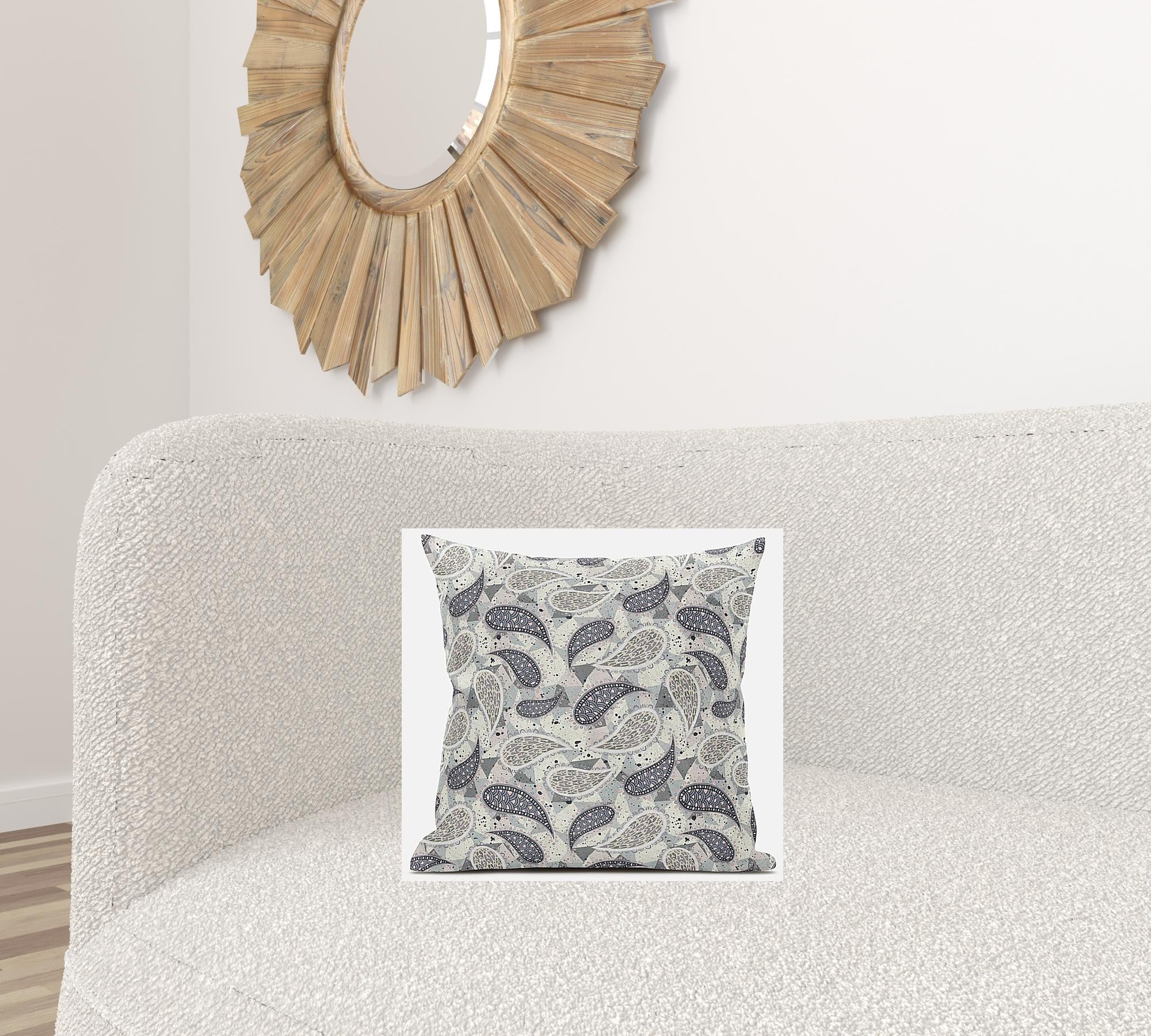 Cojín de gamuza con cremallera Boho Paisley gris crema de 16 "