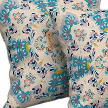 16 英寸 X 16 英寸米白色和藍色抽象吹縫絨面革抱枕