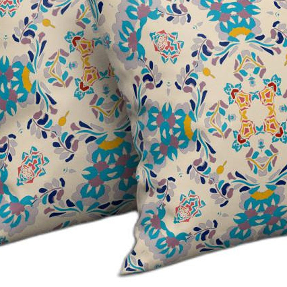 18 英寸 X 18 英寸米白色和藍色抽象吹縫絨面革抱枕