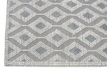 6’ x 9’ Ivory Gray Diamond Trellis Modern Area Rug