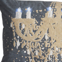 13 英寸 X 20 英寸灰色和白色枝形吊燈拉鍊滌綸抱枕