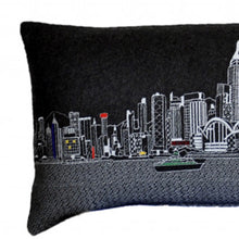 Cojín decorativo lumbar de 45 pulgadas con horizonte nocturno de Hong Kong, color negro