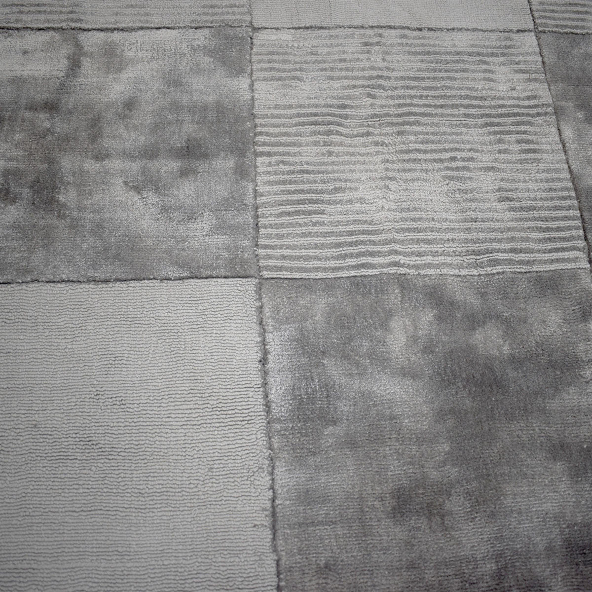 5' X 8' Grey Geometric Hand Woven Stain Resistant Area Rug