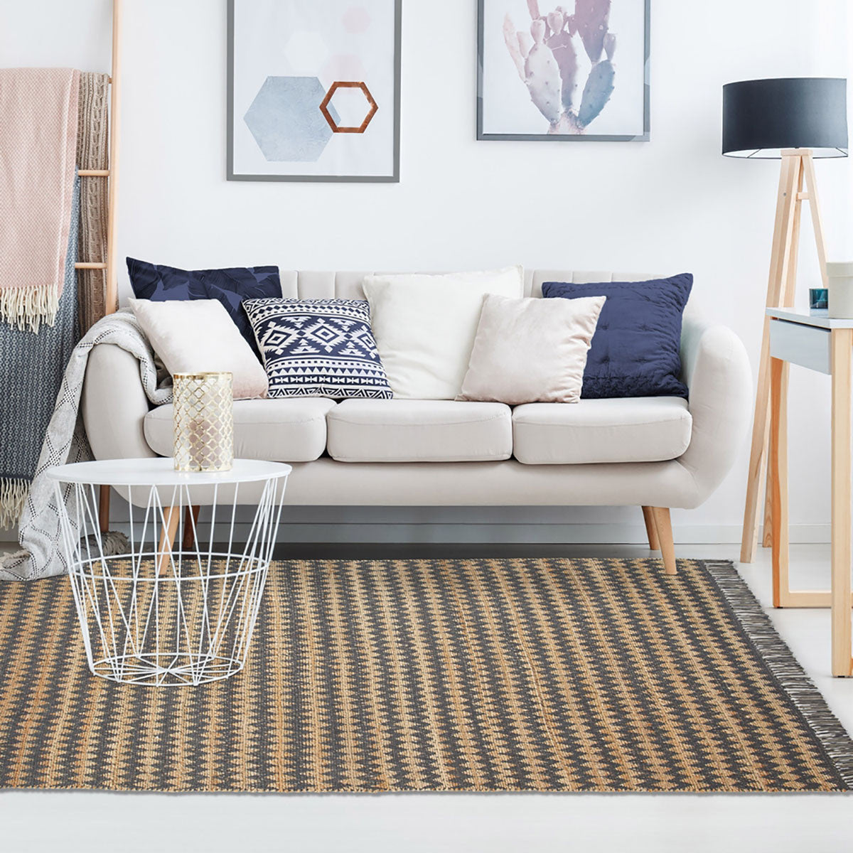 8' X 10' Grey Chevron Hand Woven Stain Resistant Area Rug With Fringe