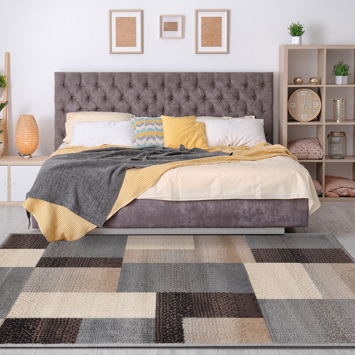 4' X 6' Grey-Brown Patchwork Power Loom Stain Resistant Area Rug