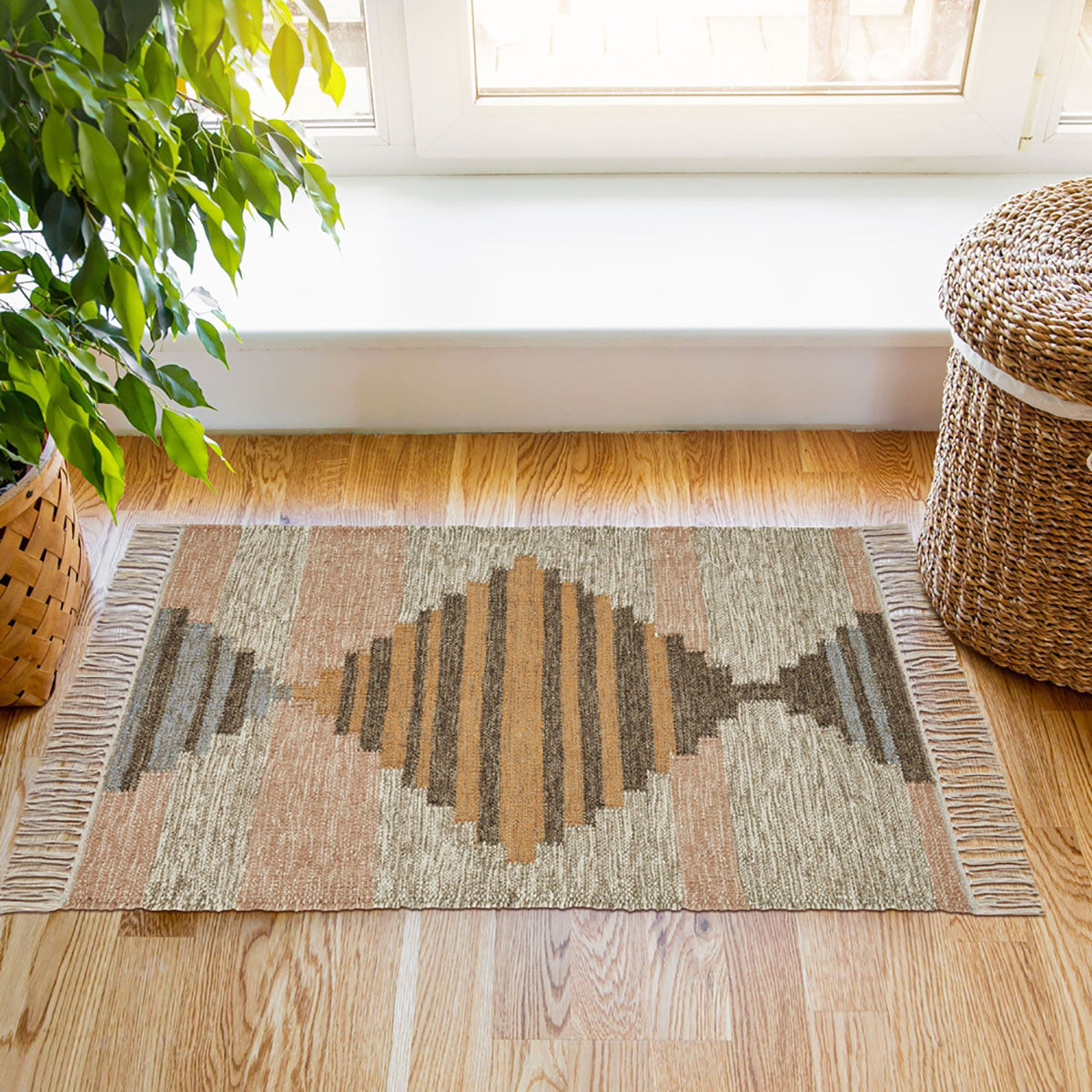 2' X 3' Vanilla Cream Geometric Flatweave Handmade Stain Resistant Area Rug With Fringe