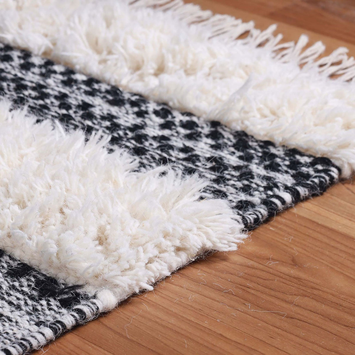 4' X 6' Black And Ivory Wool Striped Flatweave Handmade Stain Resistant Area Rug With Fringe