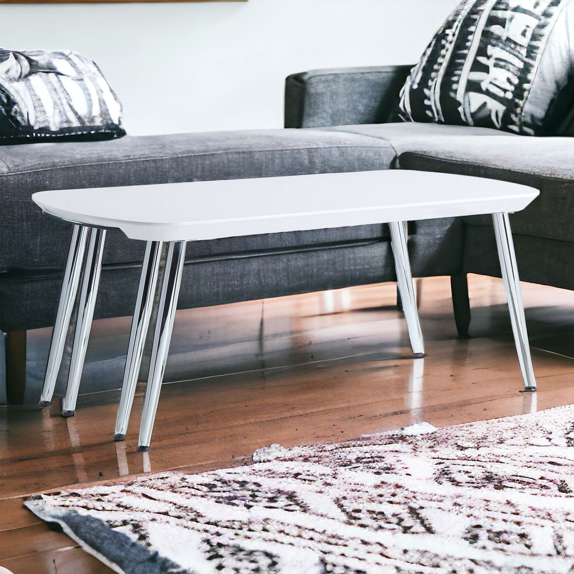 Mesa de centro de forma libre de madera y metal fabricada en cromo y vidrio blanco de 28"