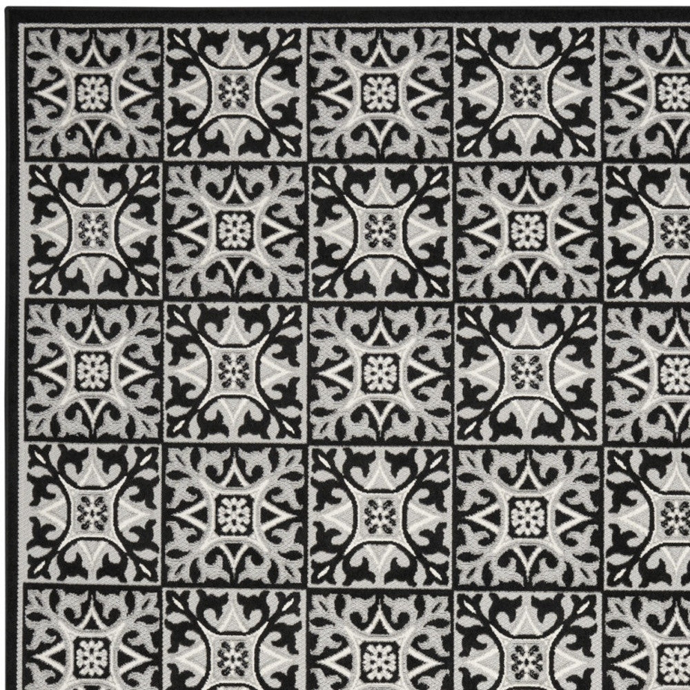 7' X 10' Black And White Fleur De Lis Stain Resistant Non Skid Area Rug
