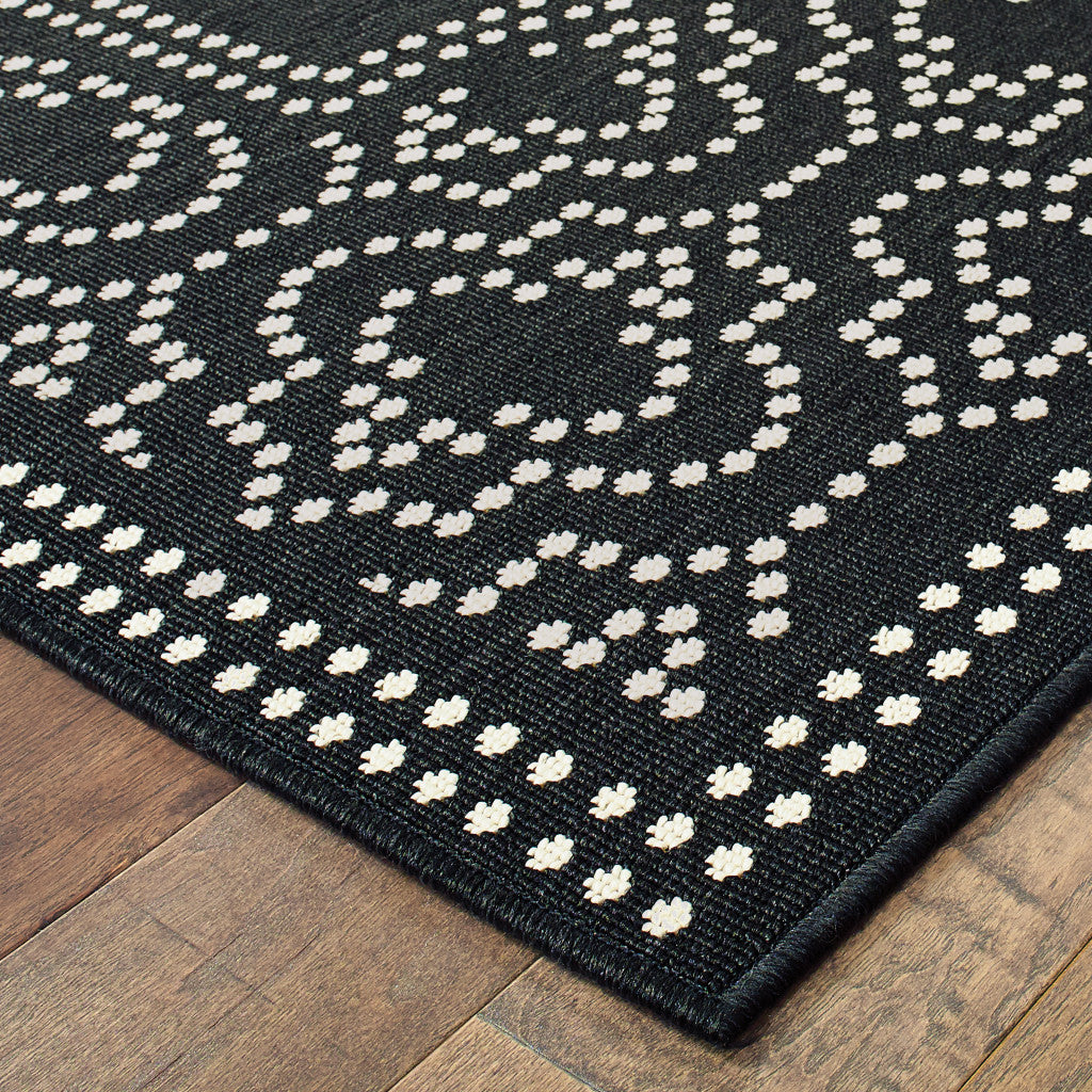 4' X 6' Black Stain Resistant Indoor Outdoor Area Rug