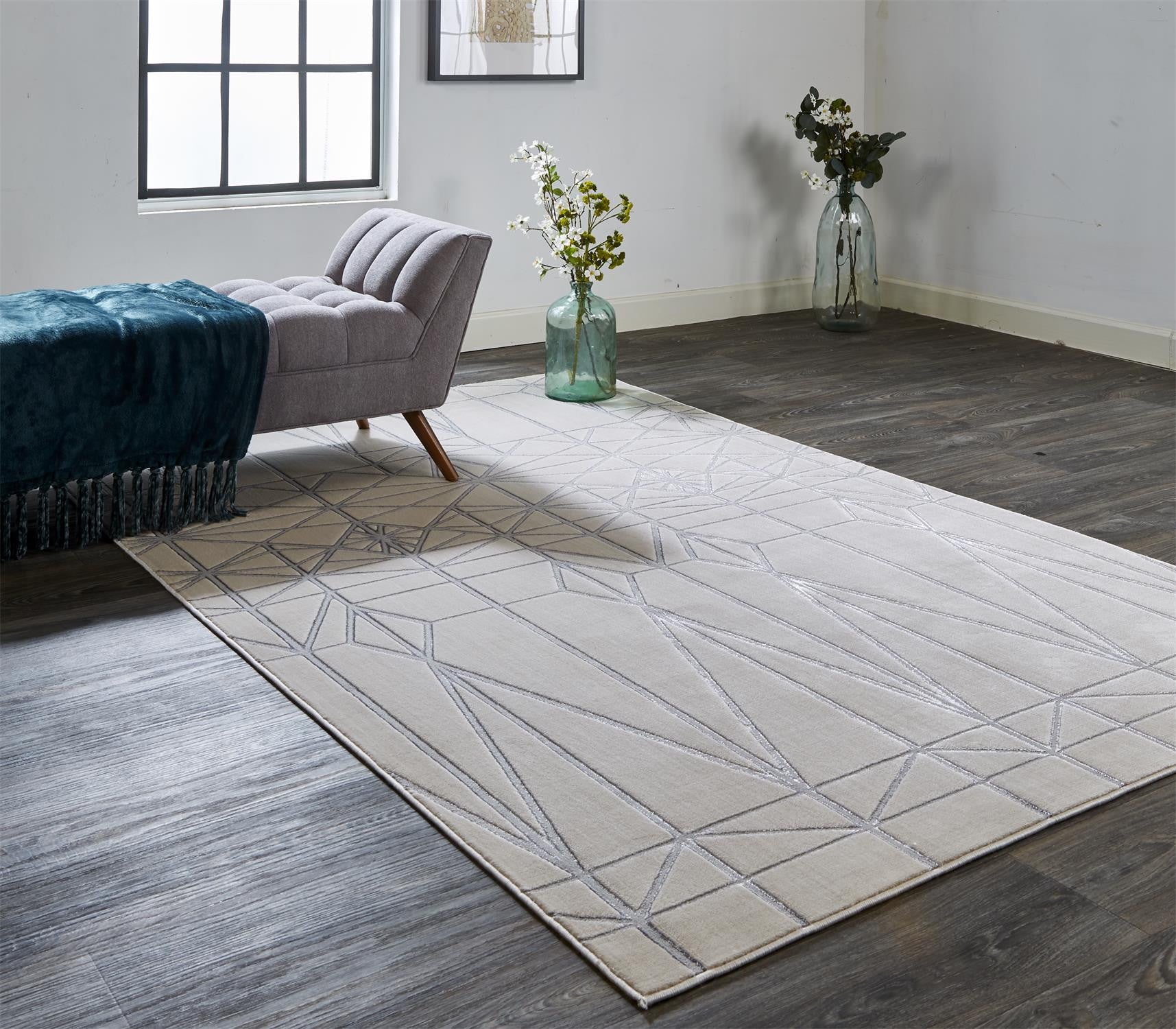 4' X 6' White Silver And Gray Geometric Area Rug