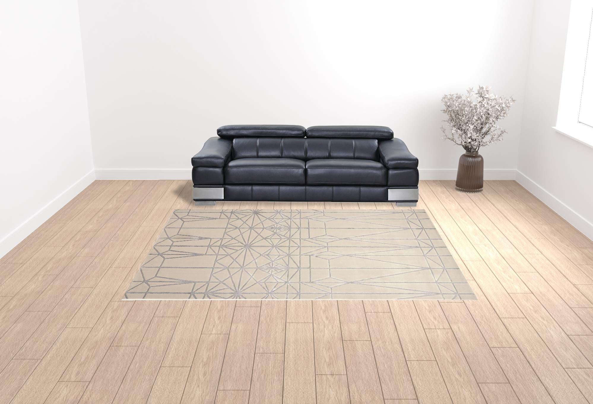 4' X 6' White Silver And Gray Geometric Area Rug